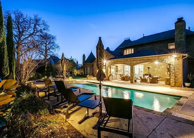 THARP poolside lighting